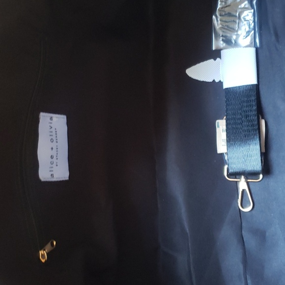 Alice + Olivia new canvas black blue gold duffle bag - Picture 5 of 7